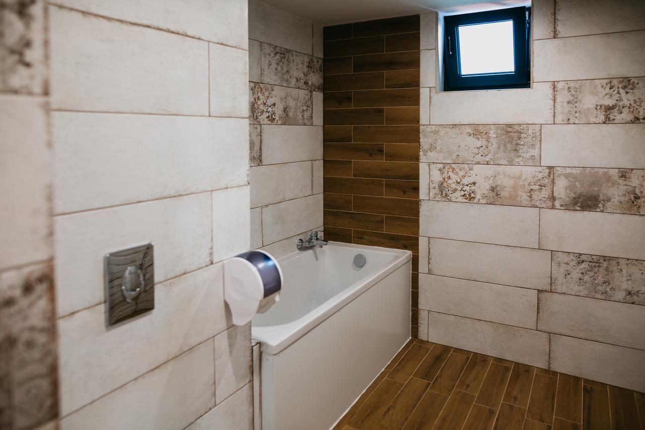 Hotel Leva - Vratsa Extérieur photo