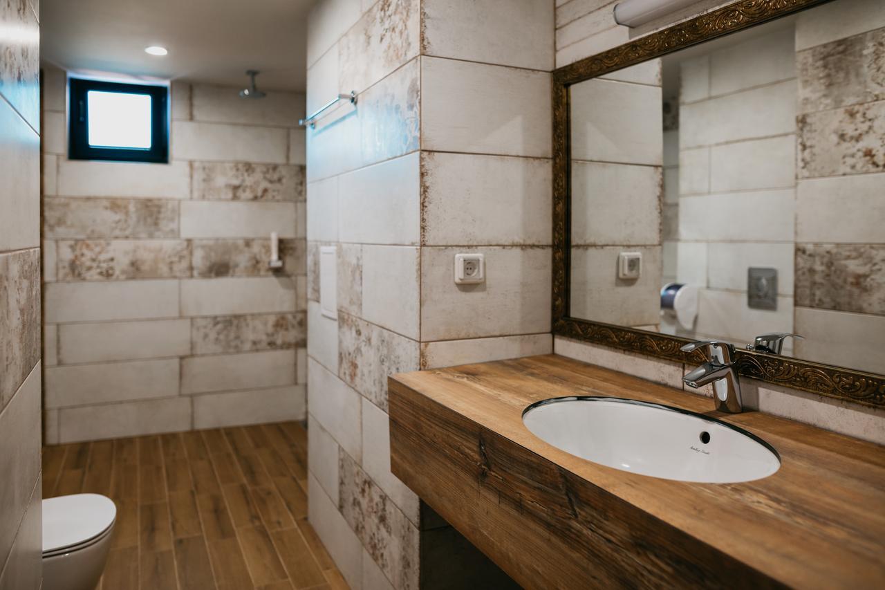 Hotel Leva - Vratsa Extérieur photo