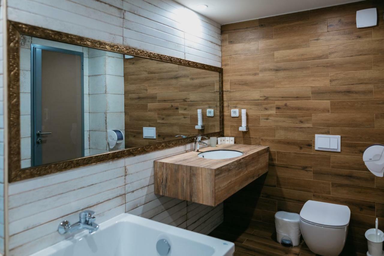 Hotel Leva - Vratsa Extérieur photo